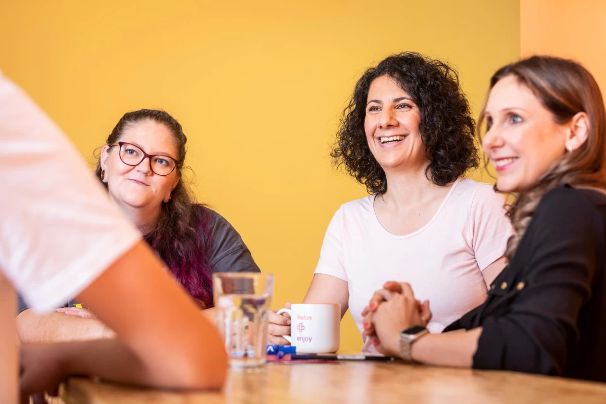 Durch Rotation lernen Dual-Studierende unterschiedliche Teams und Aufgaben kennen.