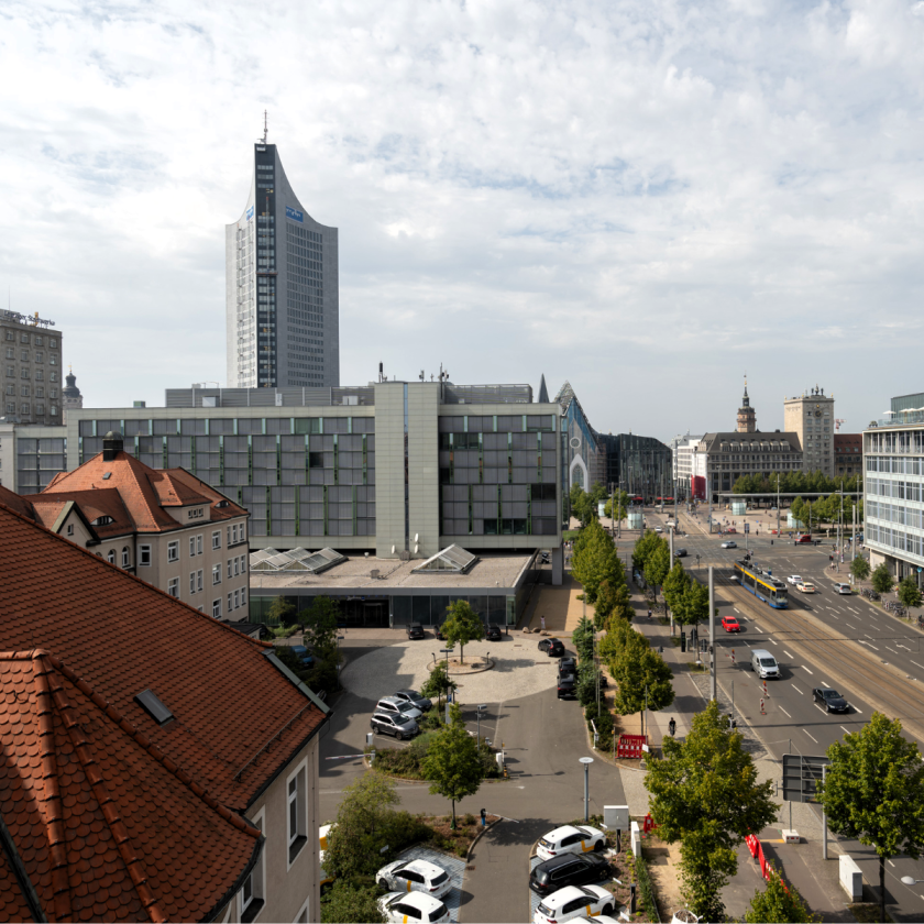 Ein Blick auf die Leipziger Innenstadt mit dem Leipzig Uniriesen im Hintergrund.