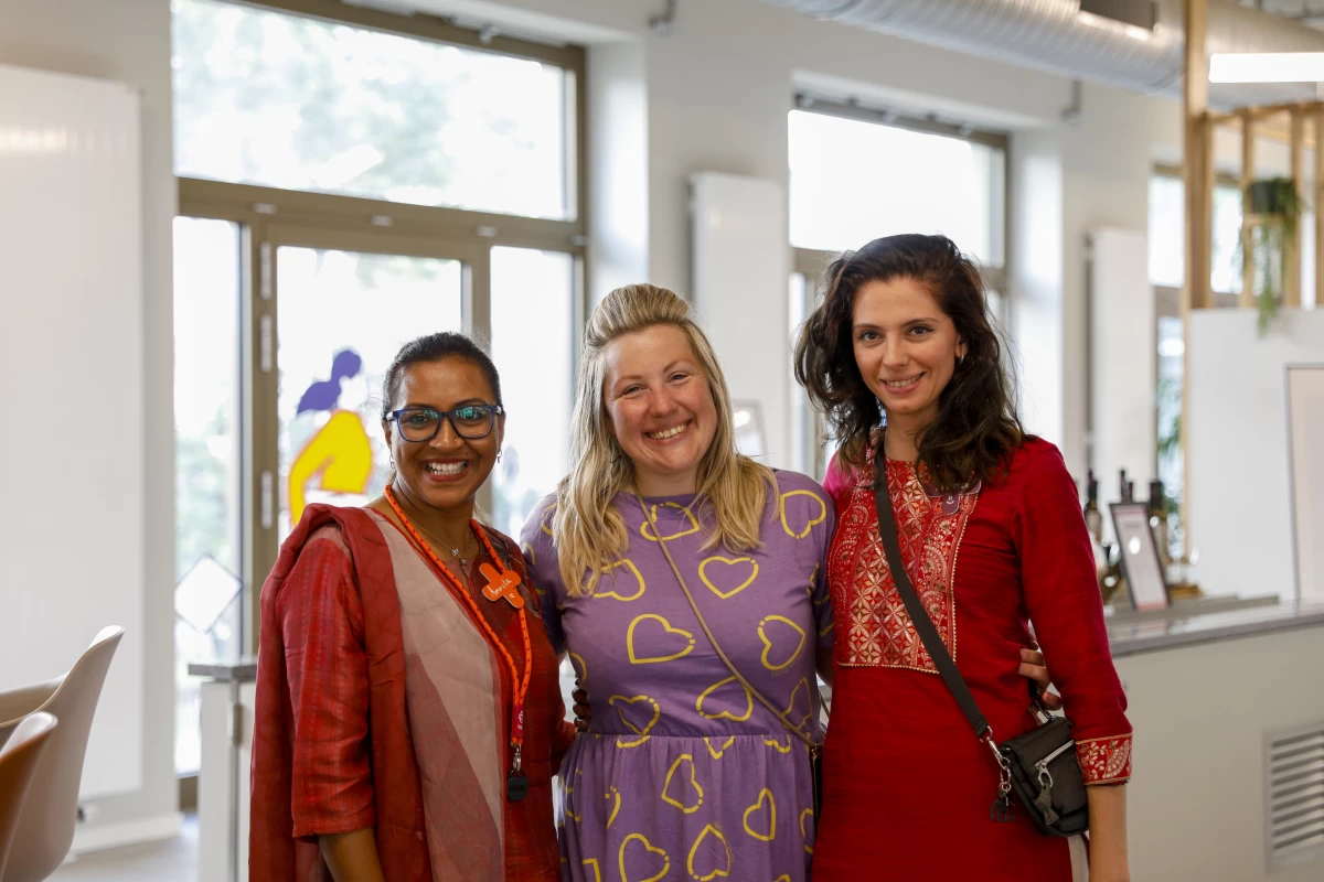 Zusammenhalt: Unitees auf dem DEI Day