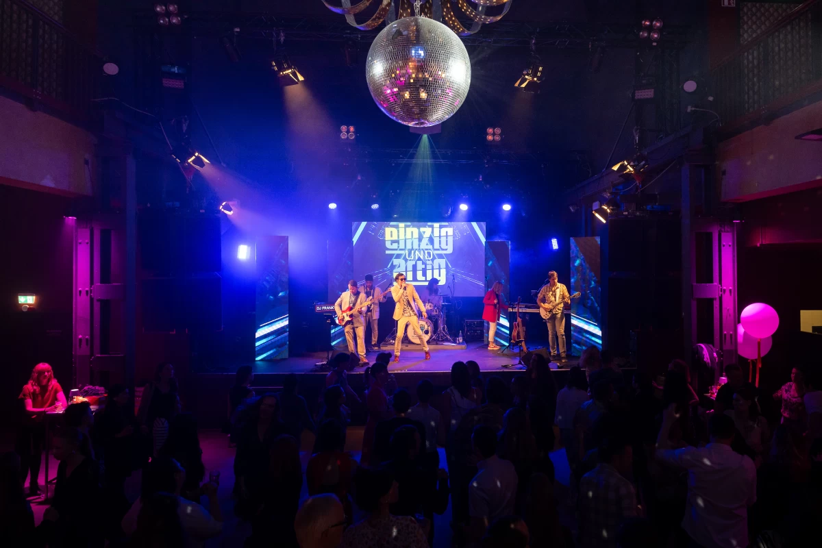 Live music from “Einzig & Artig”